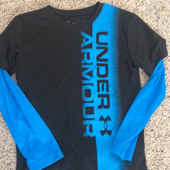 Boys Under Armour dry fit shirt and pants - Picture 2 of 3